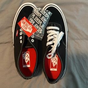Black/white authentic pro vans